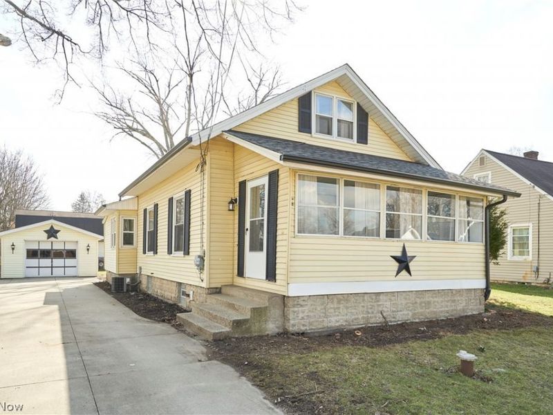 3248 State Street NW, North Canton, OH 44720 Photo 1