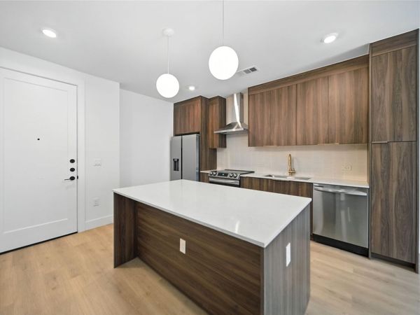 1701 Simond Ave , Unit 302, Austin, TX 78723