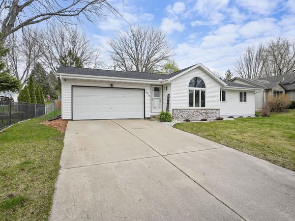 4225 Brown Lane, Madison, WI 53704