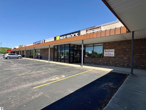 1681 Benzie Highway, Unit 5, Benzonia, MI 49616