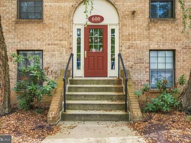 613 WASHINGTON PLACE, Unit 13, CHESTERBROOK, PA 19087