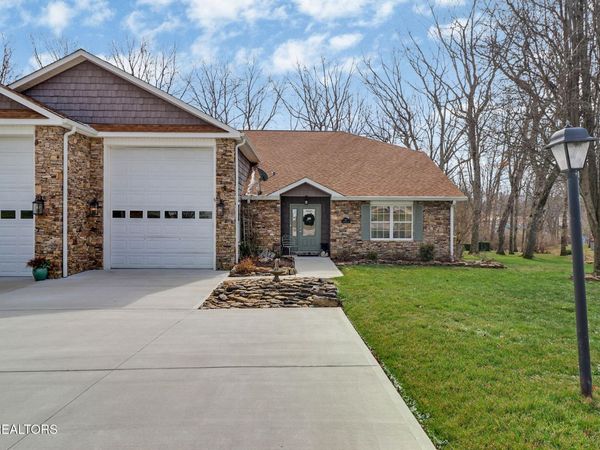 60 Hawthorn Loop, Crossville, TN 38555