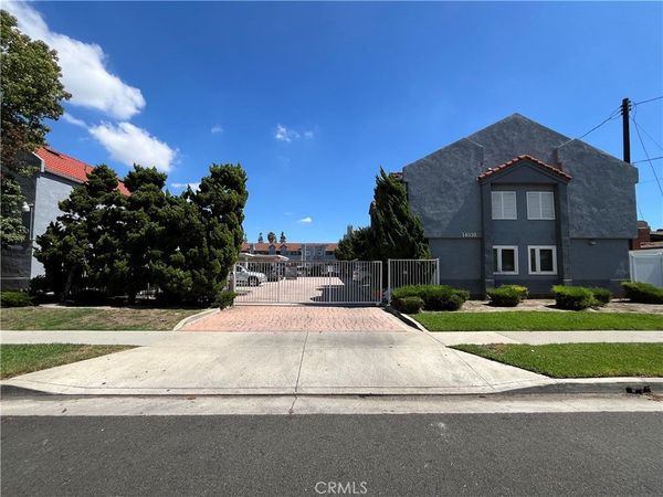 14030 McClure Avenue, Unit 208, Paramount, CA 90723