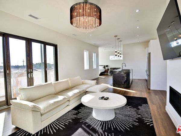 8505 Belford Avenue, Los Angeles, CA 90045