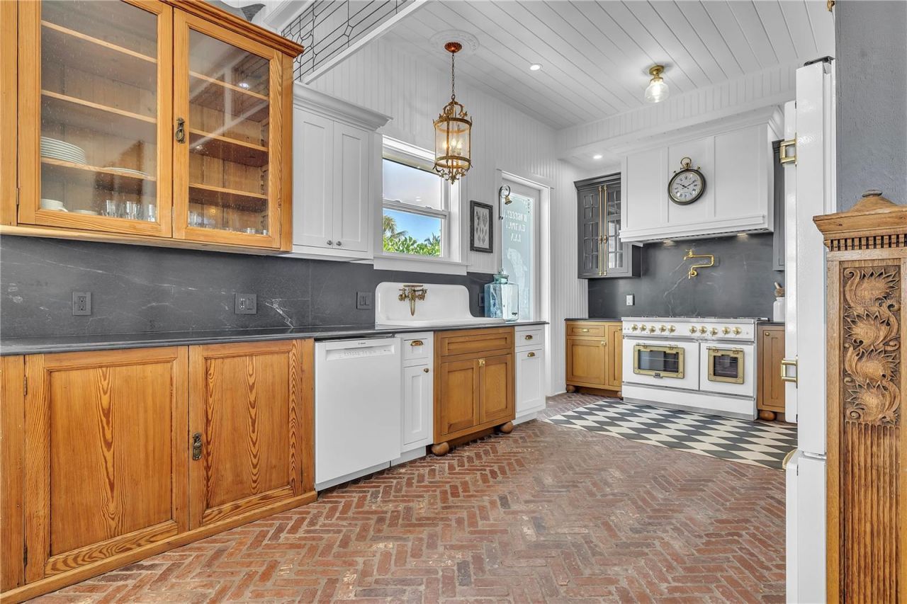 8241 Main Street , Bokeelia, FL 33922 Photo