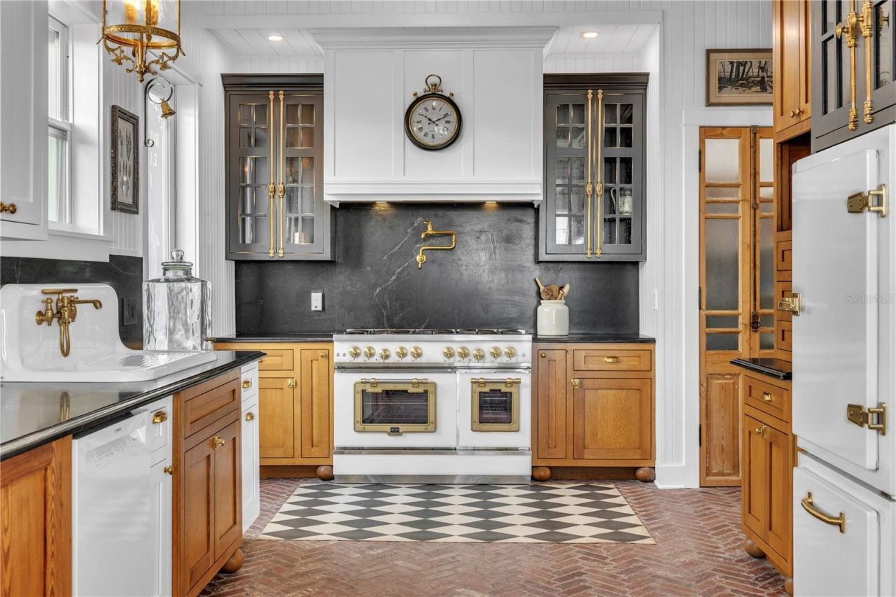 8241 Main Street , Bokeelia, FL 33922 Photo