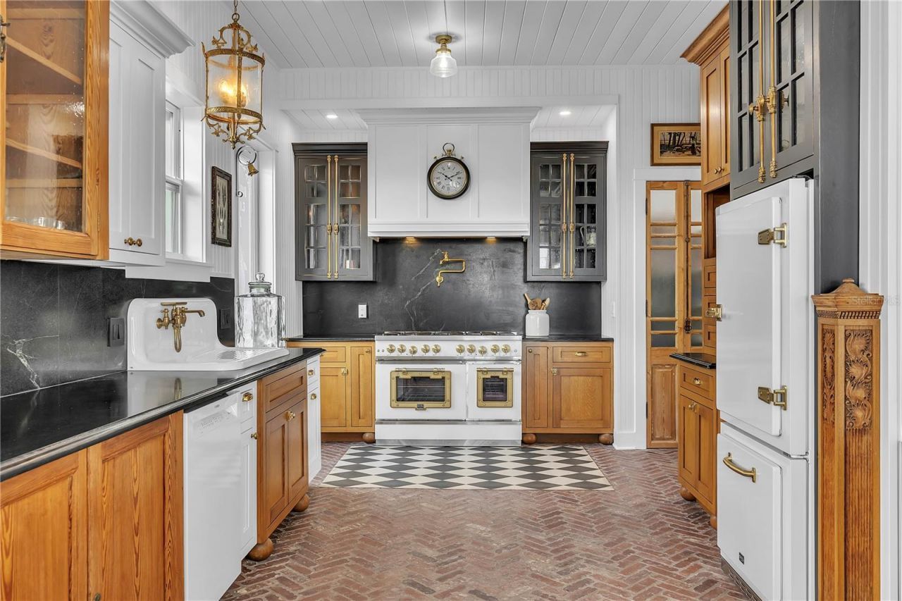 8241 Main Street, Bokeelia, FL 33922 Photo