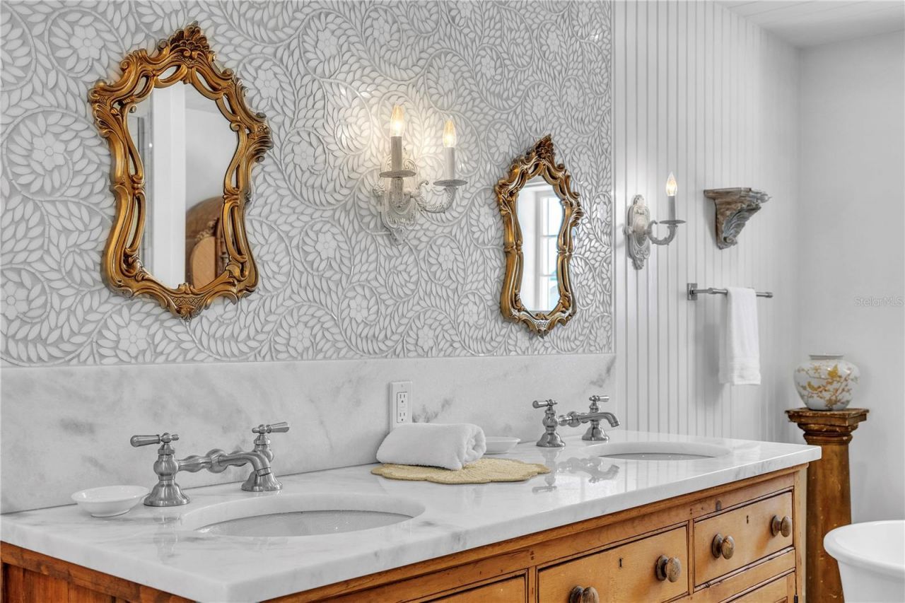 8241 Main Street , Bokeelia, FL 33922 Photo