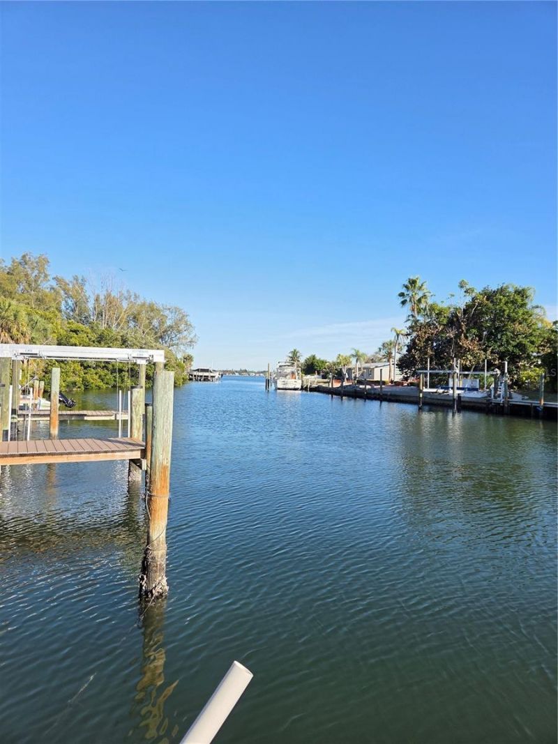 10215 Manatee Avenue W, Unit 1, Bradenton, FL 34209 Photo