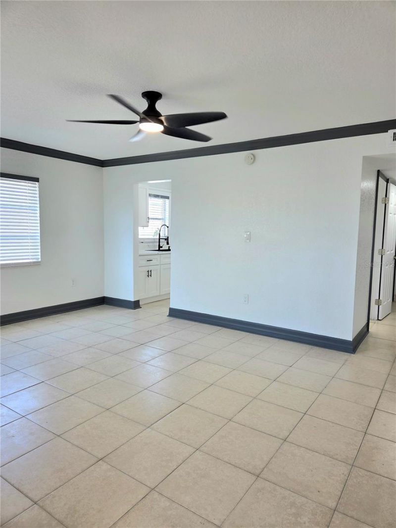 10215 Manatee Avenue W, Unit 1, Bradenton, FL 34209 Photo