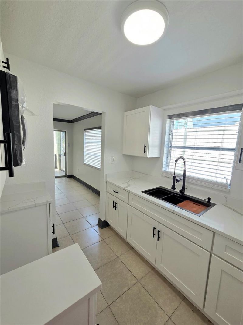 10215 Manatee Avenue W, Unit 1, Bradenton, FL 34209 Photo