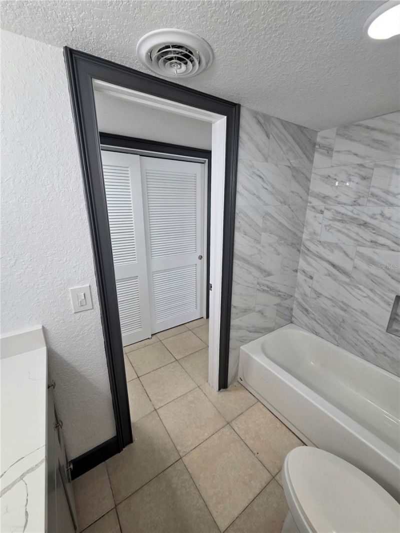 10215 Manatee Avenue W, Unit 1, Bradenton, FL 34209 Photo