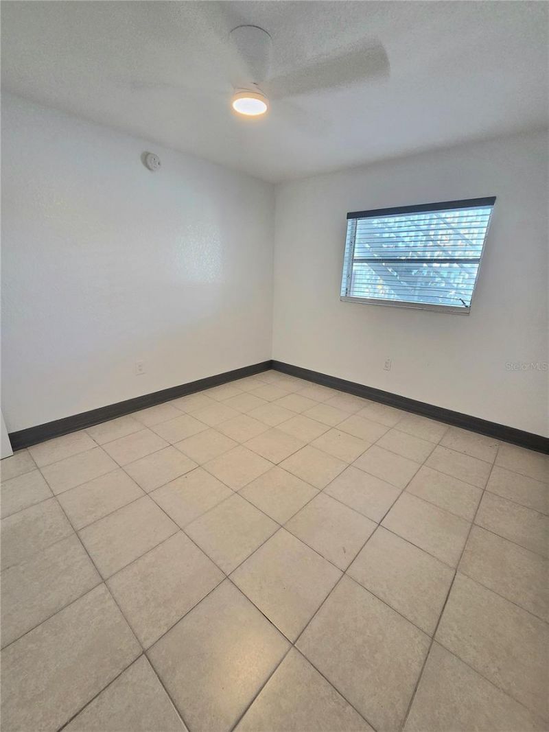 10215 Manatee Avenue W, Unit 1, Bradenton, FL 34209 Photo