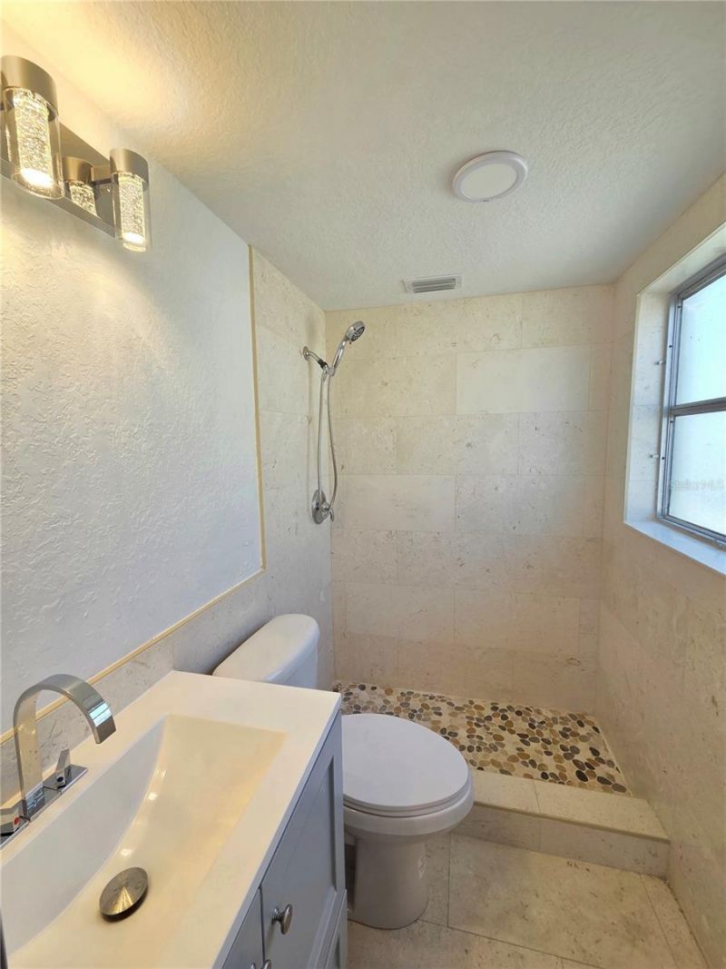 10215 Manatee Avenue W, Unit 1, Bradenton, FL 34209 Photo