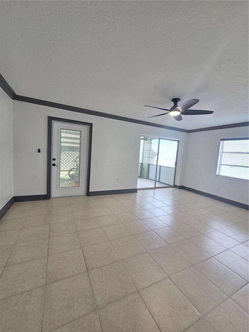 10215 Manatee Avenue W, Unit 1, Bradenton, FL 34209 Photo