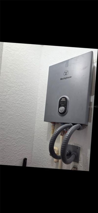 10215 Manatee Avenue W, Unit 1, Bradenton, FL 34209 Photo