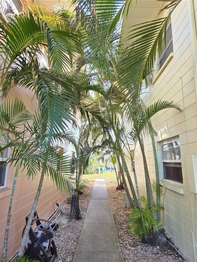 10215 Manatee Avenue W, Unit 1, Bradenton, FL 34209 Photo