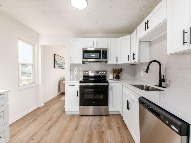 854 Brentnell Avenue , Columbus, OH 43219 Photo 10