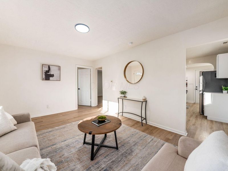 854 Brentnell Avenue , Columbus, OH 43219 Photo 5