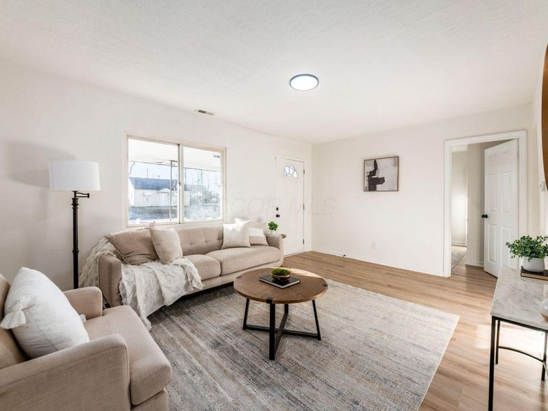 854 Brentnell Avenue , Columbus, OH 43219 Photo 7