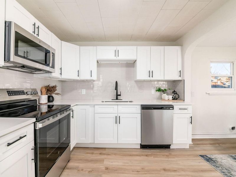 854 Brentnell Avenue , Columbus, OH 43219 Photo 8