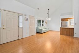 829 9th Ave. S  photo 4