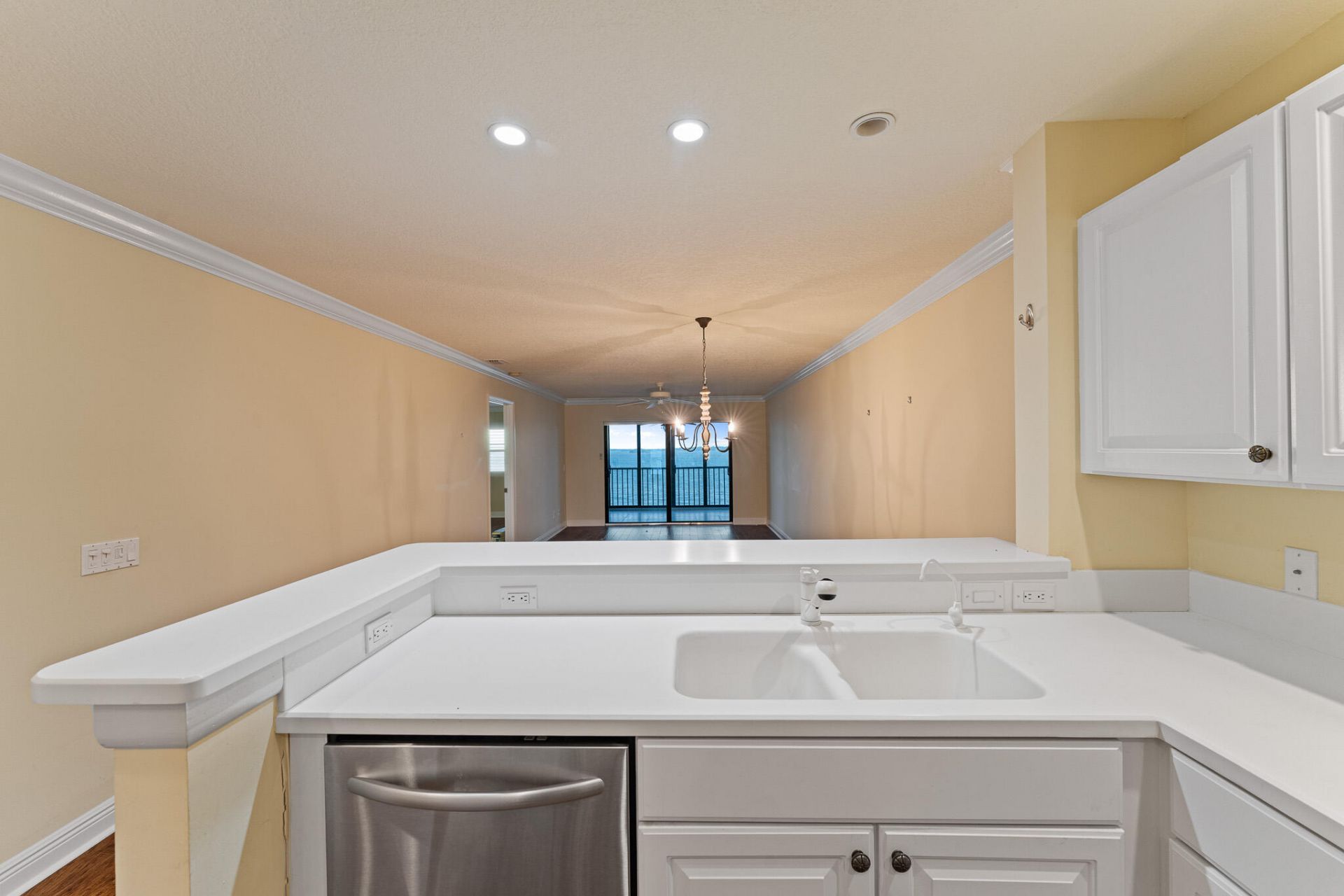 10 NE Plantation Road, Unit 305, Stuart, FL 34996 Photo