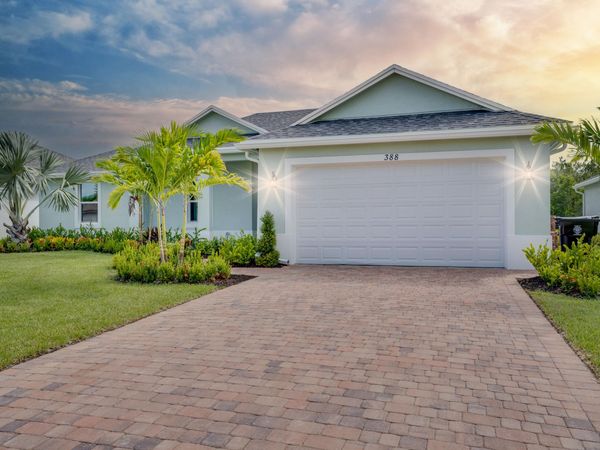 388 SW Vista Lake Drive, Port St. Lucie, FL 34983