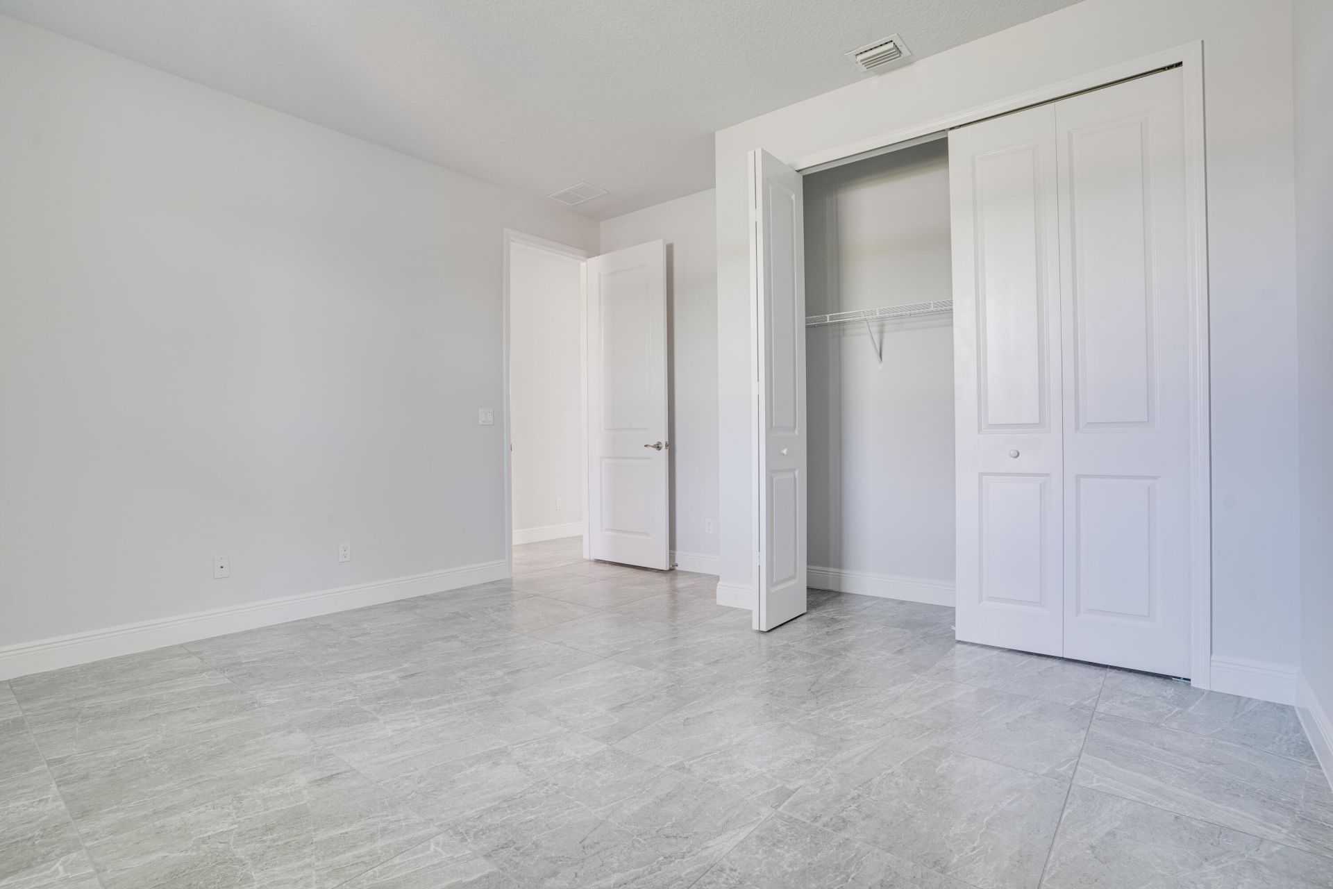 388 SW Vista Lake Drive, Port Saint Lucie, FL 34983 Photo