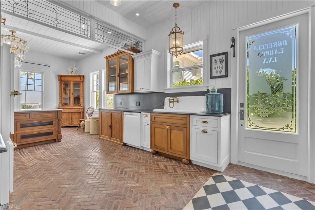 8241 Main St, Bokeelia, FL 33922 Photo