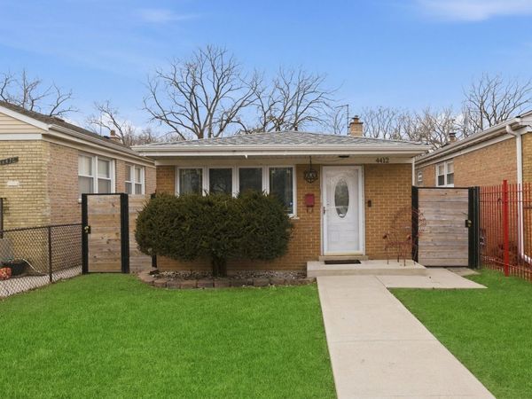 4412 S Leamington Avenue , Chicago, IL 60638