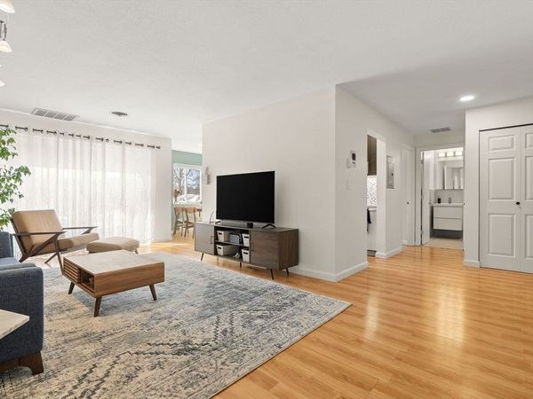 1206 Greendale Ave, Unit 217, Needham, MA 02492