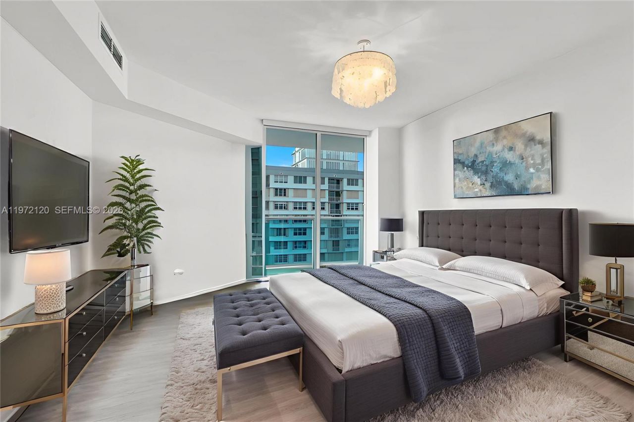 1881 79th St Cswy, Unit 1404, North Bay Village, FL 33141 Photo