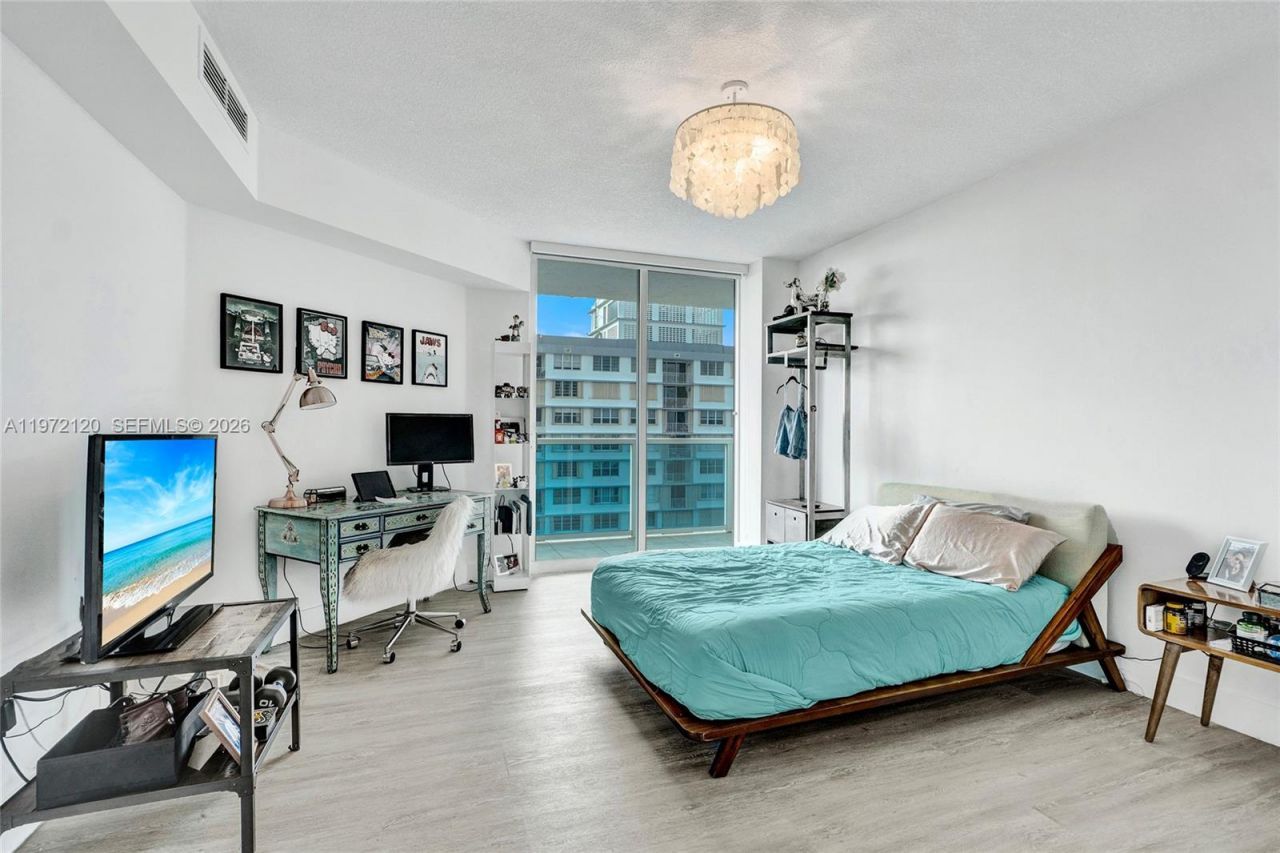 1881 79th St Cswy, Unit 1404, North Bay Village, FL 33141 Photo