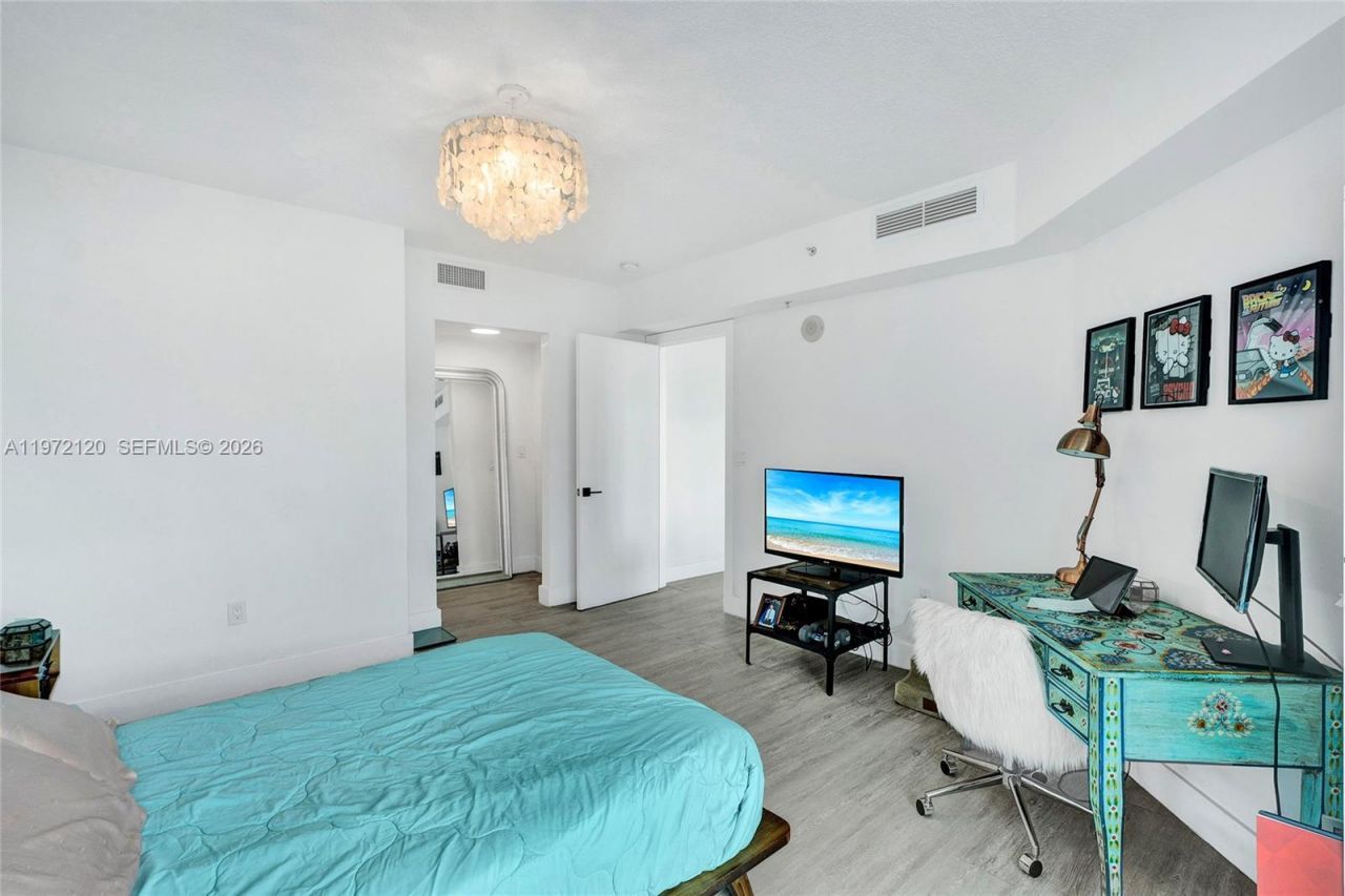 1881 79th St Cswy, Unit 1404, North Bay Village, FL 33141 Photo