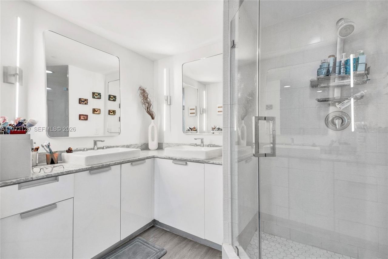 1881 79th St Cswy, Unit 1404, North Bay Village, FL 33141 Photo