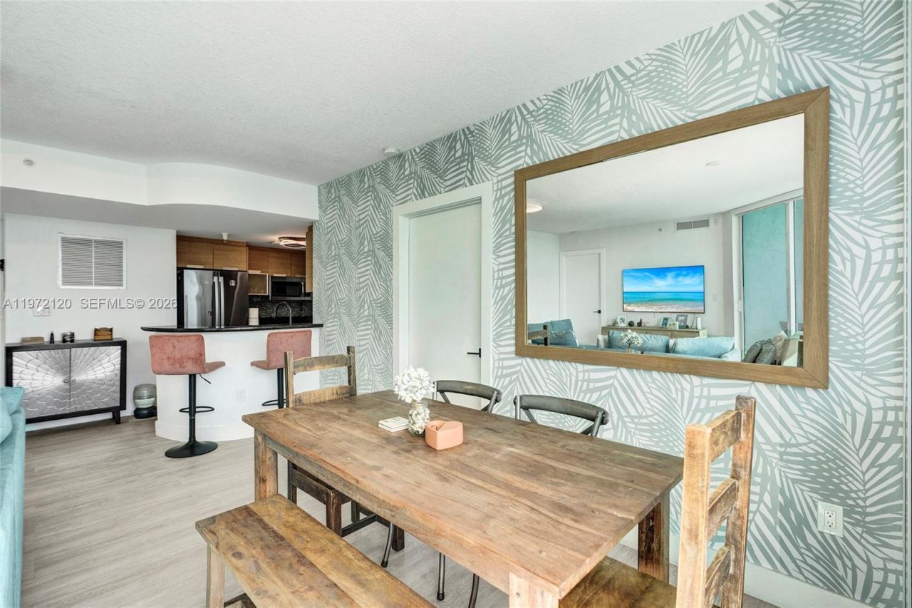 1881 79th St Cswy, Unit 1404, North Bay Village, FL 33141 Photo