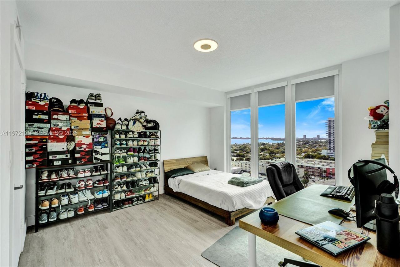 1881 79th St Cswy, Unit 1404, North Bay Village, FL 33141 Photo