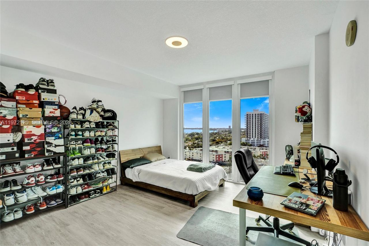 1881 79th St Cswy, Unit 1404, North Bay Village, FL 33141 Photo