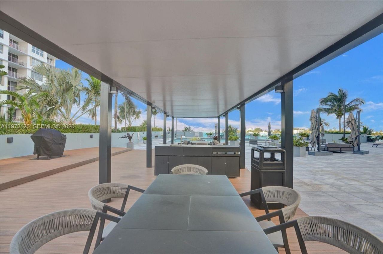 1881 79th St Cswy, Unit 1404, North Bay Village, FL 33141 Photo