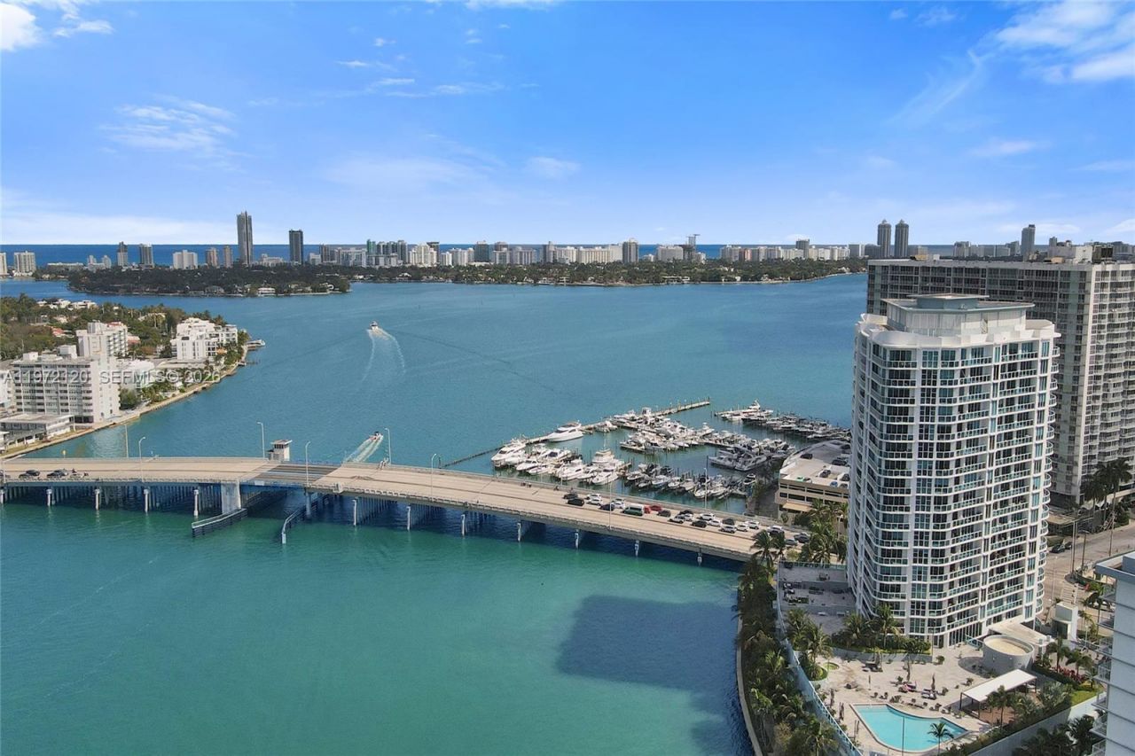 1881 79th St Cswy, Unit 1404, North Bay Village, FL 33141 Photo