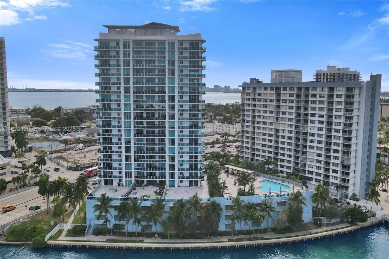 1881 79th St Cswy, Unit 1404, North Bay Village, FL 33141 Photo