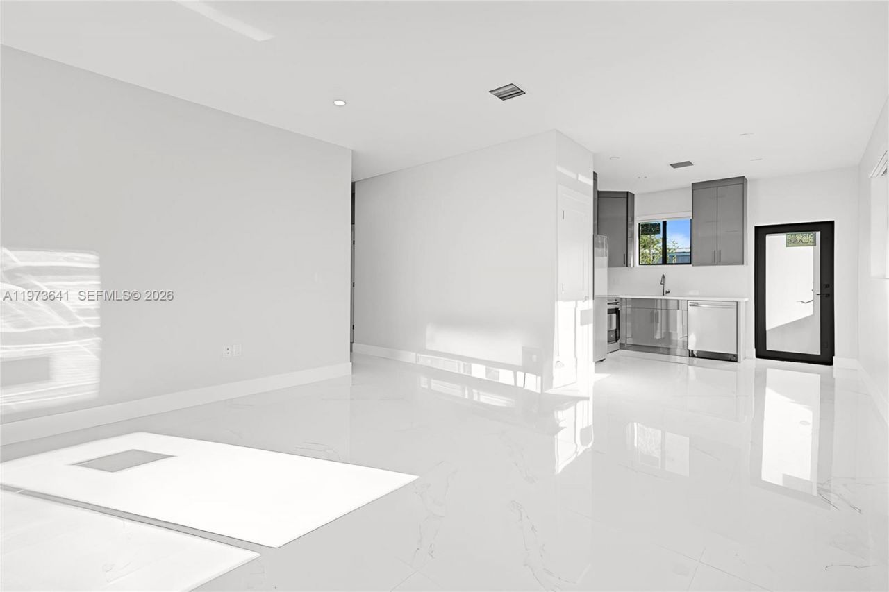 12120 SW 219th St, Unit B, Miami, FL 33170 Photo