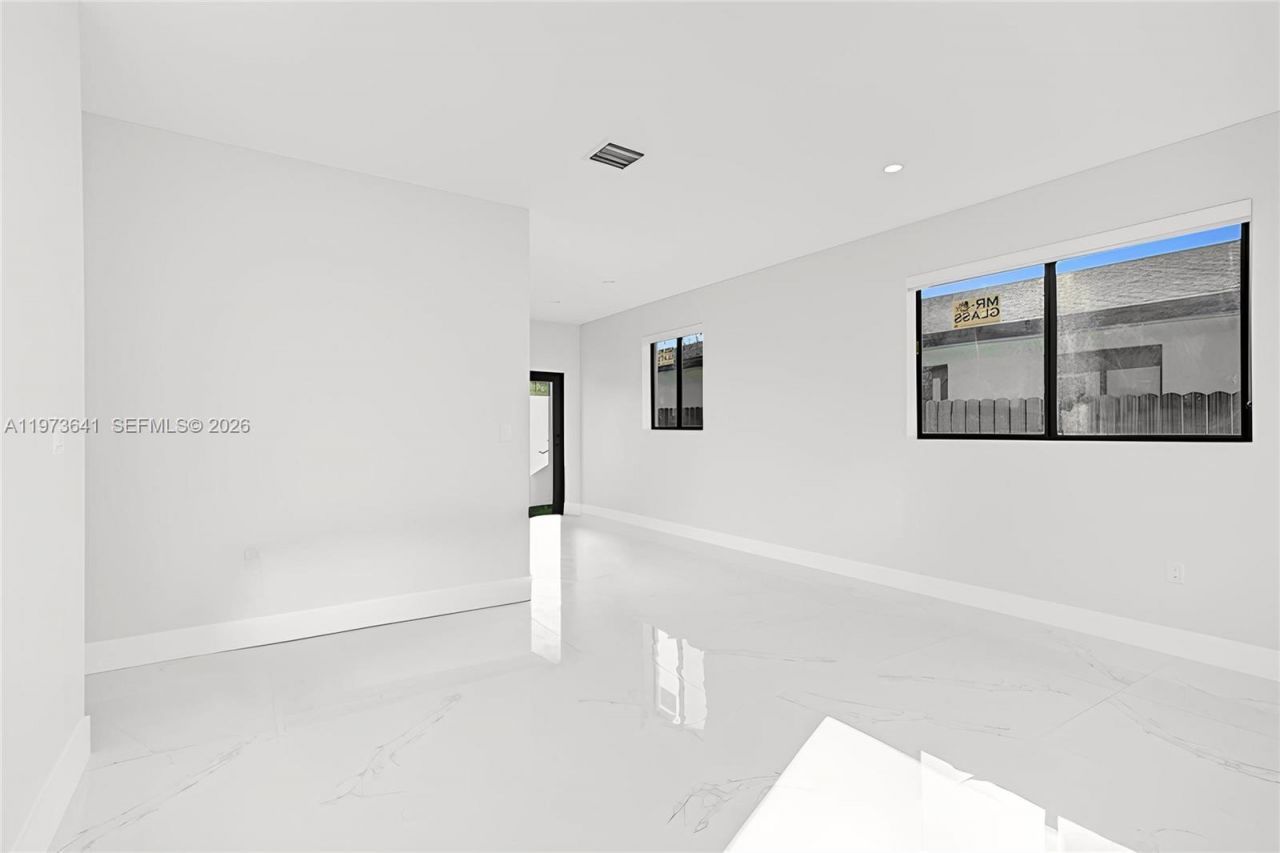 12120 SW 219th St, Unit B, Miami, FL 33170 Photo