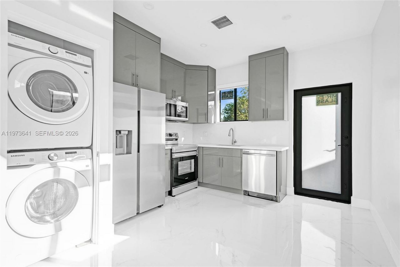 12120 SW 219th St, Unit B, Miami, FL 33170 Photo