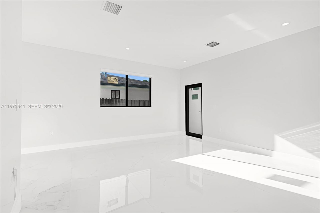 12120 SW 219th St, Unit B, Miami, FL 33170 Photo