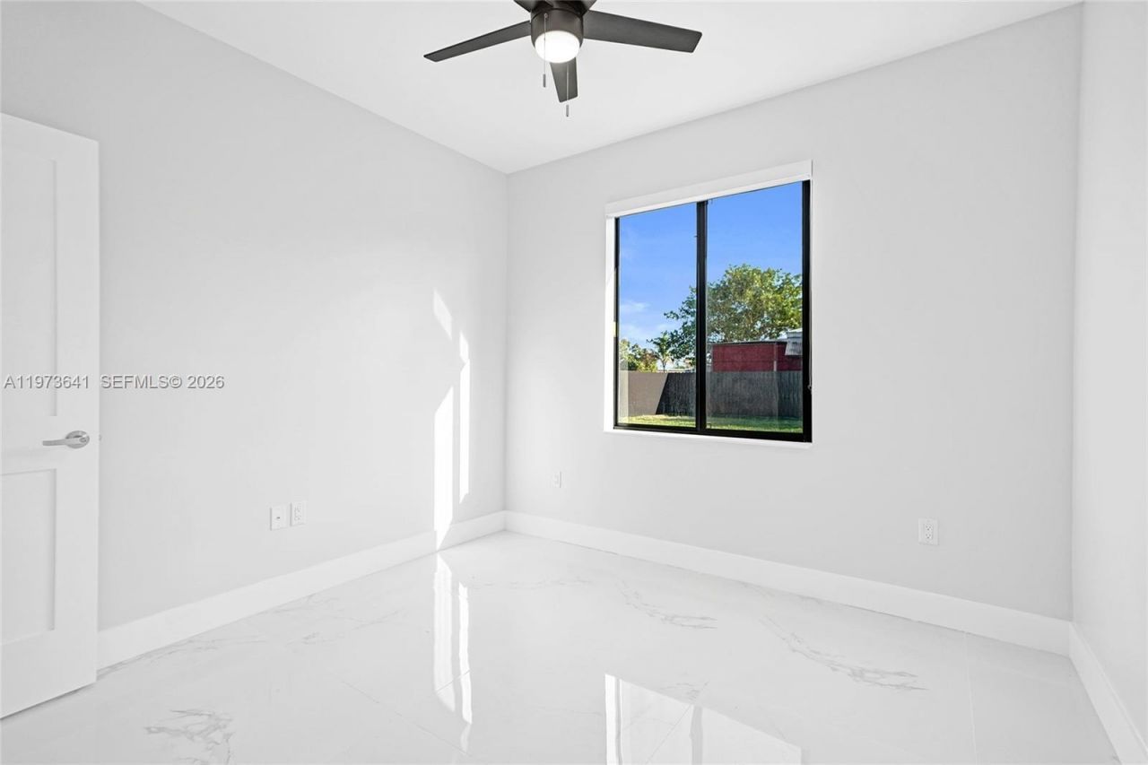 12120 SW 219th St, Unit B, Miami, FL 33170 Photo