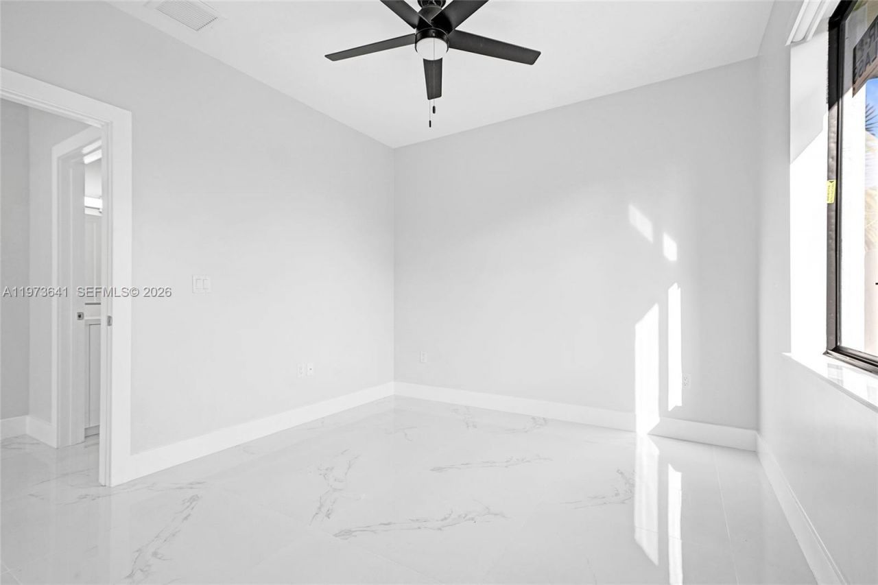 12120 SW 219th St, Unit B, Miami, FL 33170 Photo