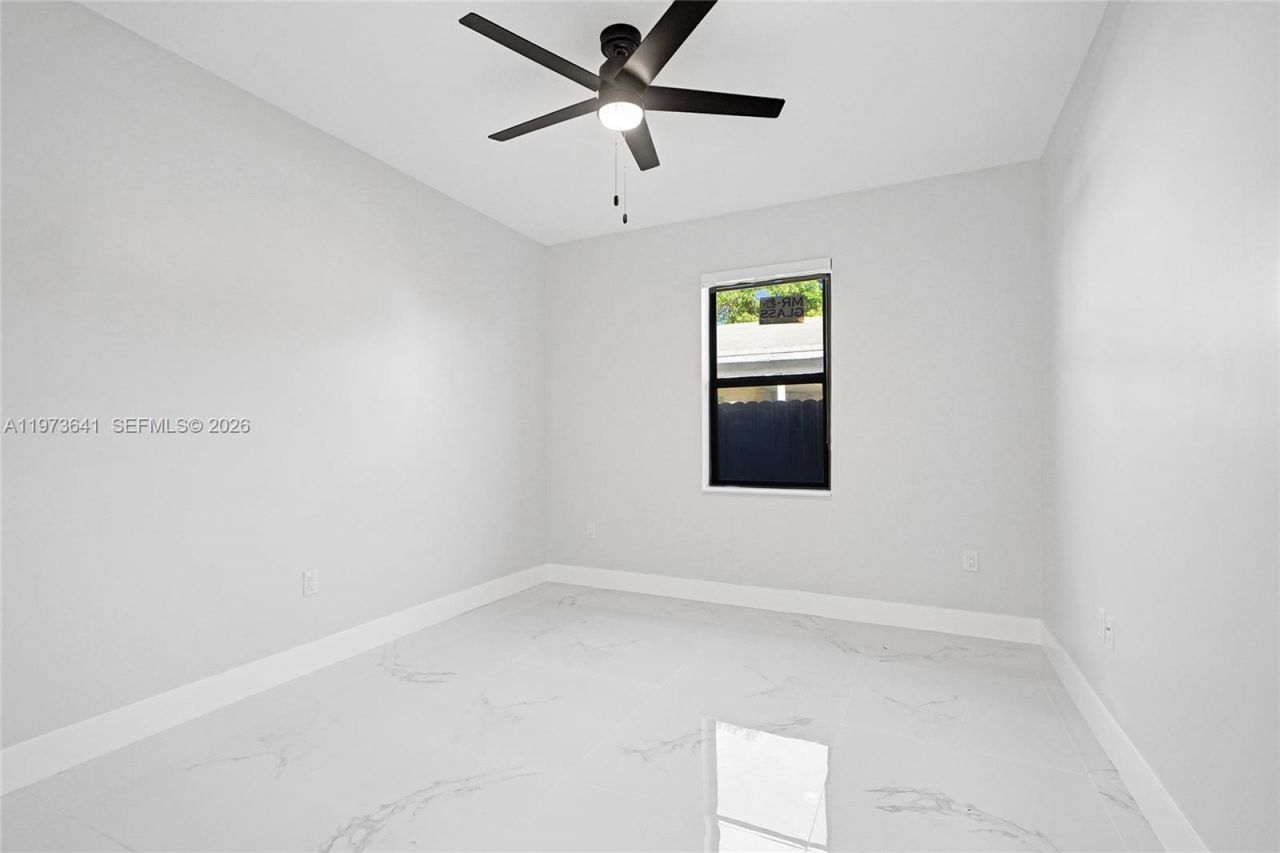 12120 SW 219th St, Unit B, Miami, FL 33170 Photo