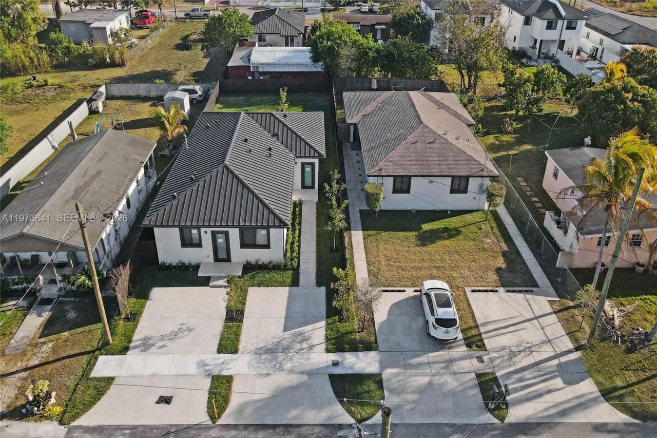 12120 SW 219th St, Unit B, Miami, FL 33170 Photo